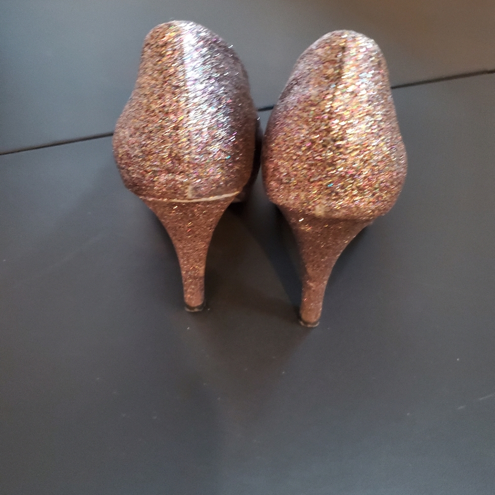 Madden Girl Atonee Glitter multicolored. Size 7 1/2.